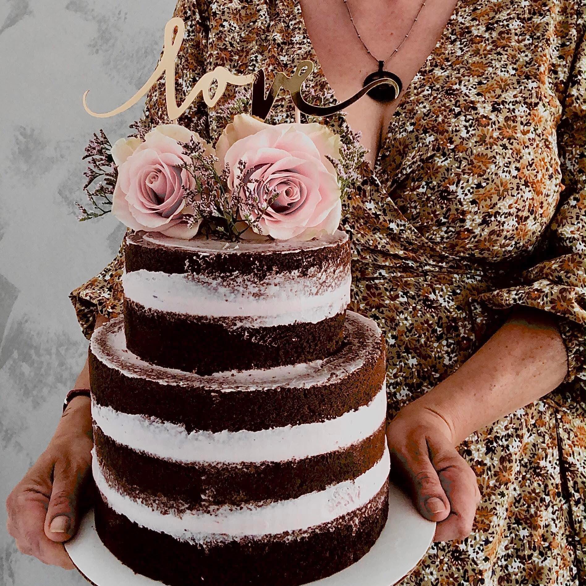 Tarta artesanal decorada con rosas de Alma Silvestre & Co.